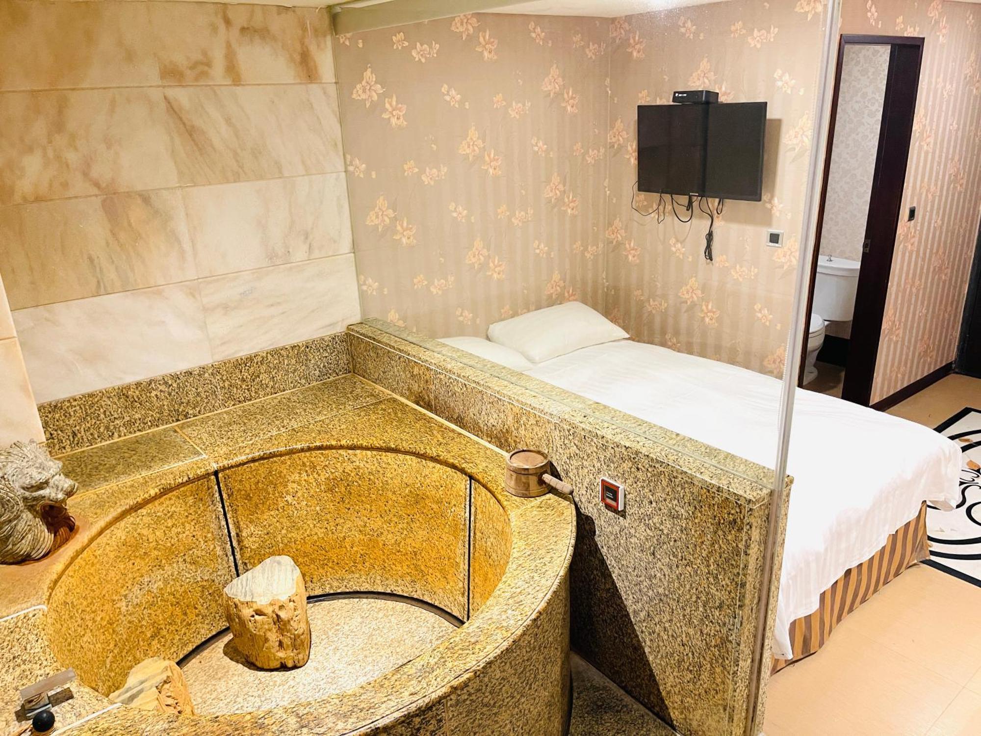 Grand Pleasure Spring Hotel Tajpej Buitenkant foto