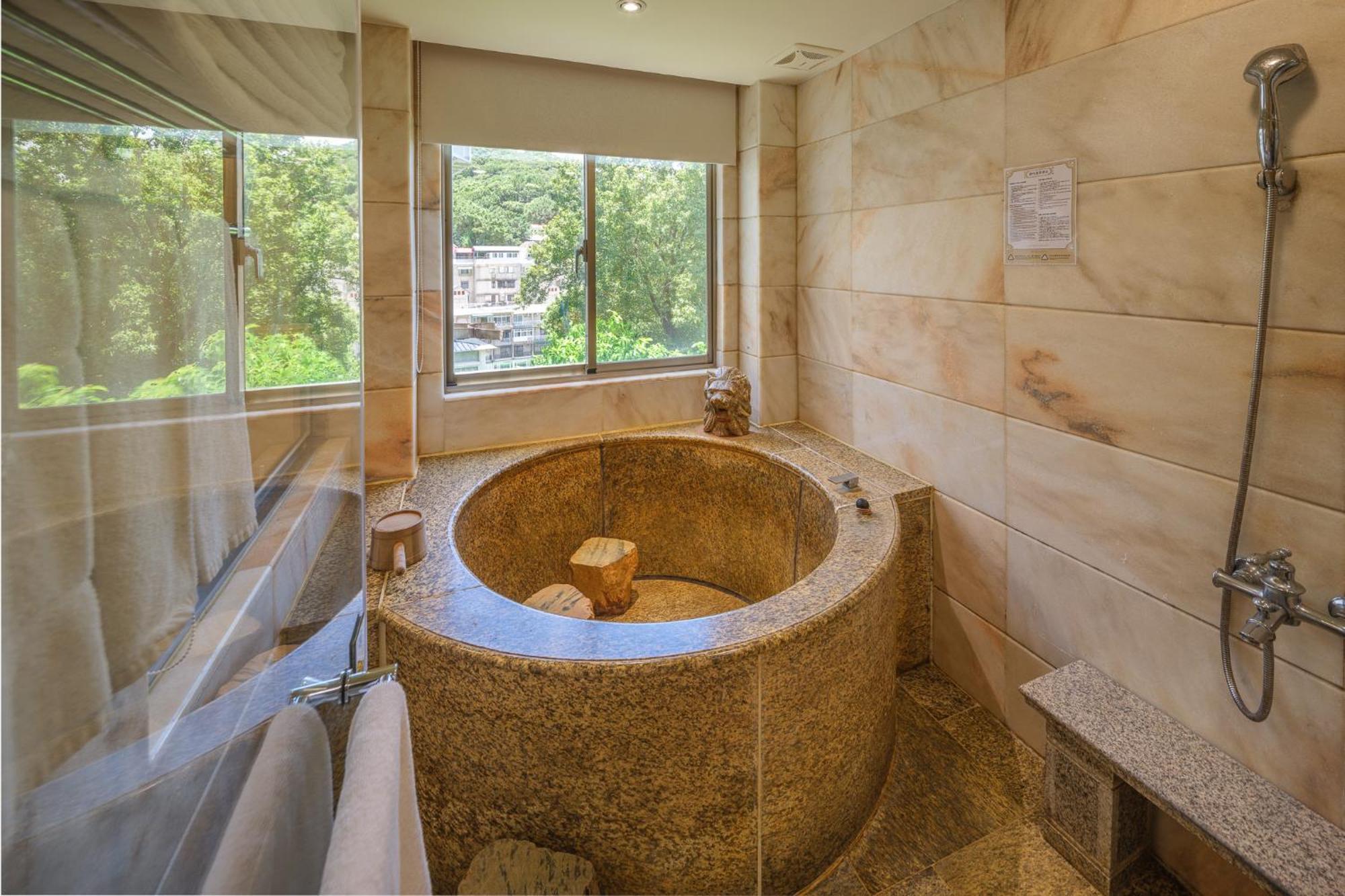 Grand Pleasure Spring Hotel Tajpej Buitenkant foto